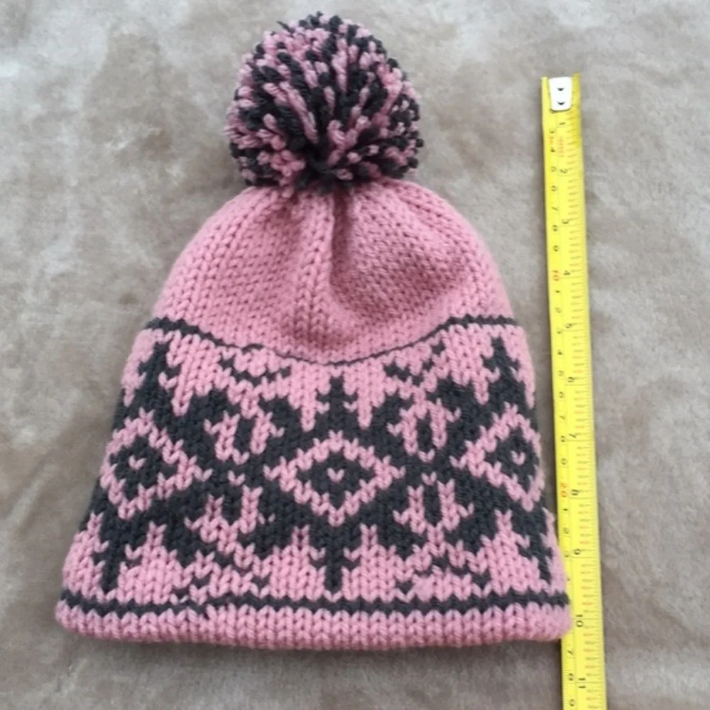 NWOT Winter Acrylic Pom Pom Beanie, OS (Girls)